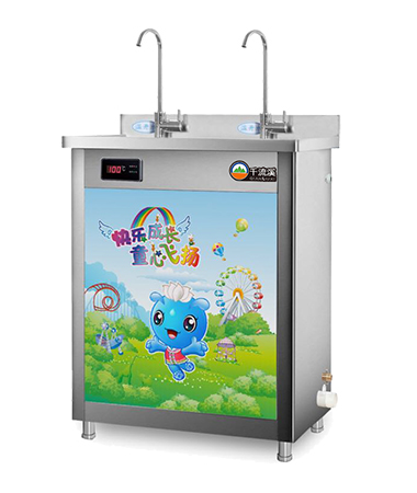 幼儿园饮水机JN-2Y
使用人数：65人
电源：220V/50Hz
产品尺寸：450*390*790mm